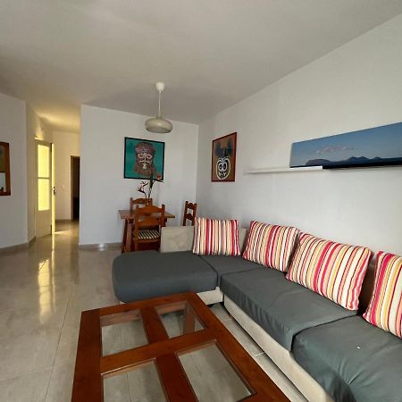 Playa Chica Apt With Terrace 100 M From The Sea Puerto del Carmen  Kültér fotó