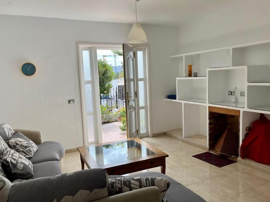Playa Chica Apt With Terrace 100 M From The Sea Puerto del Carmen  Kültér fotó