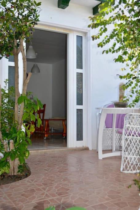 Playa Chica Apt With Terrace 100 M From The Sea Puerto del Carmen  Kültér fotó