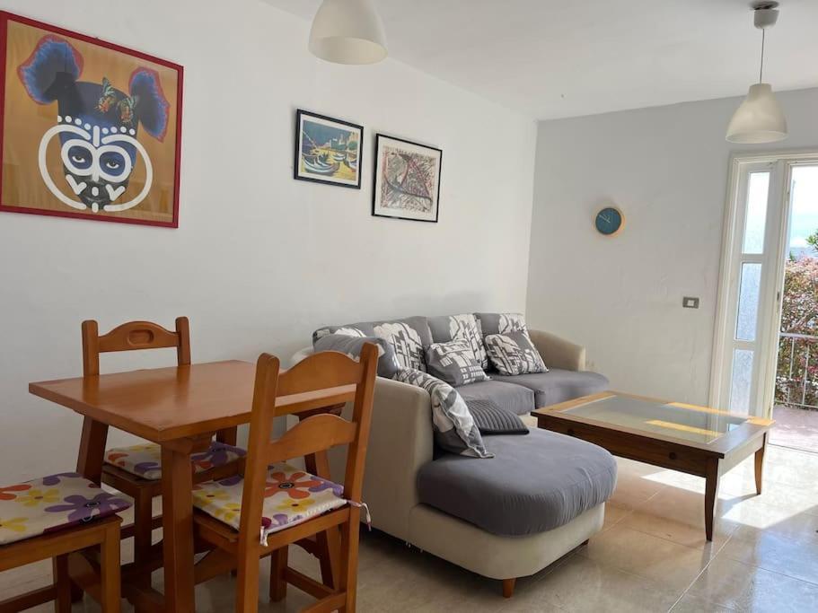 Playa Chica Apt With Terrace 100 M From The Sea Puerto del Carmen  Kültér fotó